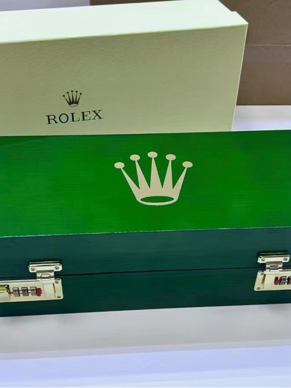 Rolex Green and Gold Multi-Watch Display Case - Picture 4 of 5